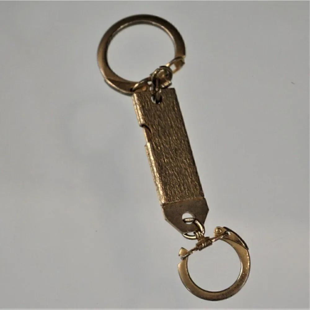 Vintage Sea Horse Charm Keychain Keyring Twin Lock Nautical Key Holder